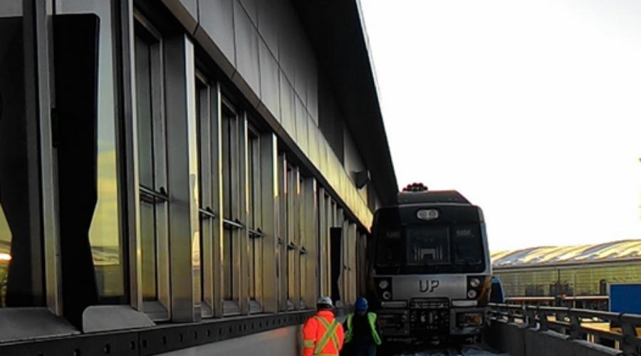 <p>Platform Edge Protection System for Canada&rsquo;s Union Pearson Express Line</p>
